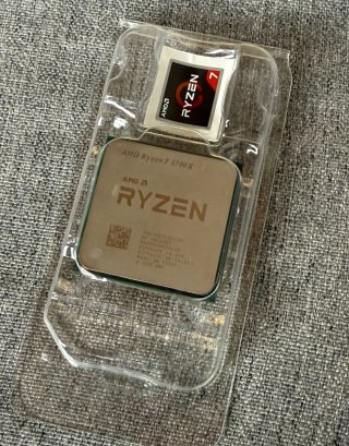 Procesador AMD Ryzen 7 3700X sin overclock.