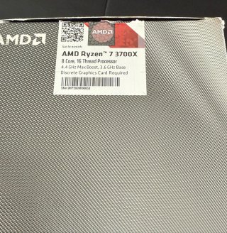 Procesador AMD Ryzen 7 3700X sin overclock.
