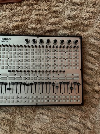 Controlador MIDI Yaeltex Custom Horus