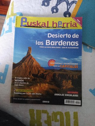 Revista EUSKAL HERRIA.