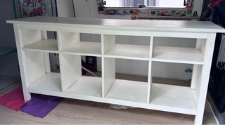 Mueble de madera blanco
