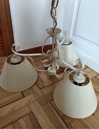 Lámpara de techo forja beige y dorada