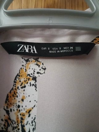 Camisa Zara mujer satinada estampado leopardo