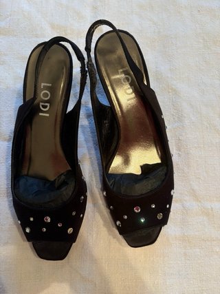 Zapatos de fiesta negros con pedrería