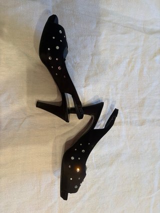 Zapatos de fiesta negros con pedrería