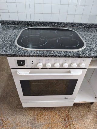 Horno con vitrocerámica Teka