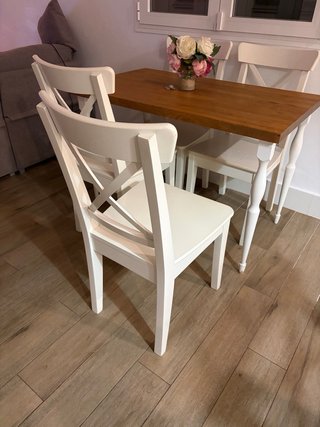 Mesa comedor pequeña madera y 4 sillas