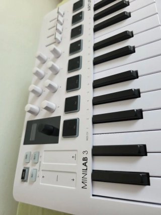Arturia Minilab 3 Teclado Controlador MIDI