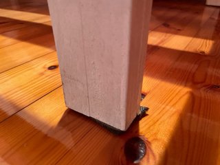 2 camas Somieres de madera. + 1 colchón.
