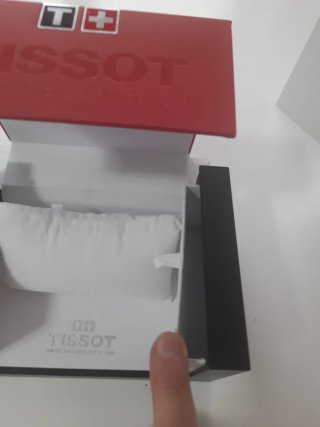 Estuche Tissot Negro y Rojo