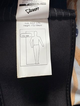 Peto integral Leatt 5.5 negro talla L/Xl
