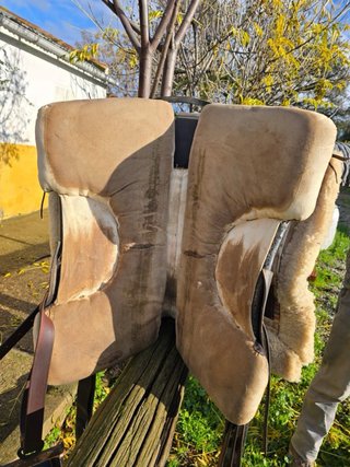 Montura Vaquera de Piel y Borrego