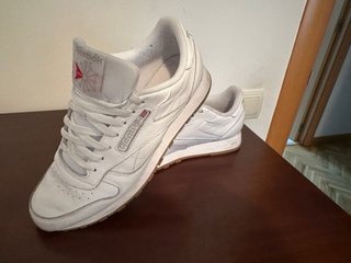 Zapatillas Reebok Blancas y Marrones