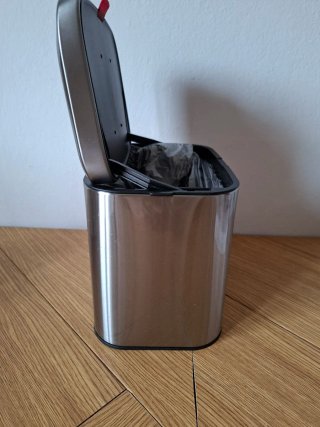 Mini cubo basura metal y plástico