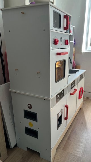 Cocinita de madera infantil con accesorios
