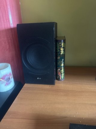 Barra de Sonido LG SJ8 300W wifi.