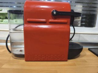 Cafetera Nespresso Krups Roja