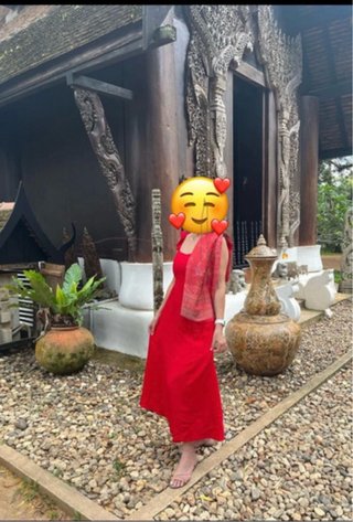 Vestido rojo de lino, utilizado unas horas.