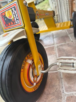 Triciclo Amarillo Tauro
