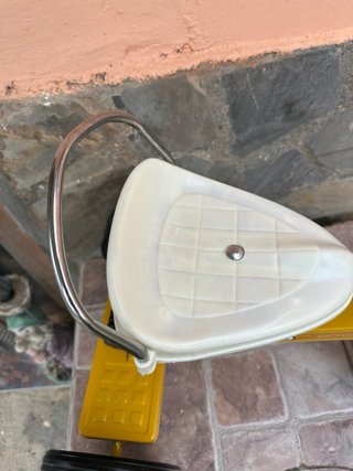 Triciclo Amarillo Tauro