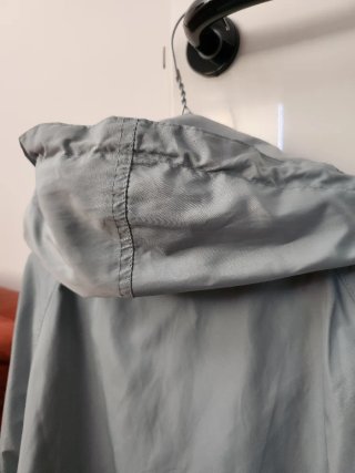 Giacca Zara con cappuccio e zip