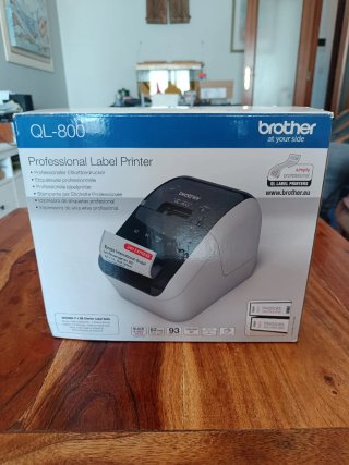 Stampante per etichette professionale Brother QL-800