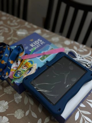 Tableta infantil azul con funda de elefante