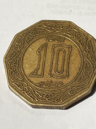 Moneta da collezione ottagonale