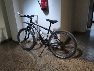 Bicicleta Montagna 26" in nero