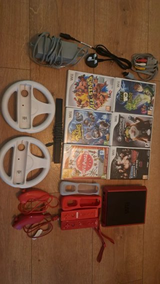Consola Wii Roja + 6 Juegos + Accesorios