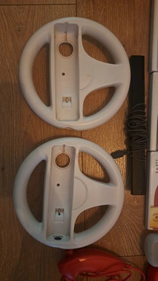Consola Wii Roja + 6 Juegos + Accesorios