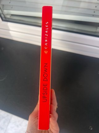UPSIDE DOWN (INGLES)
