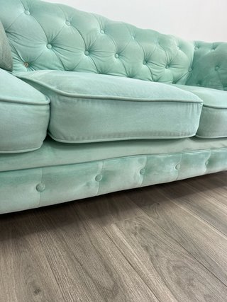 Divano Chesterfield in Velluto Blu Turchese