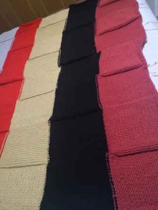 Manta tejida a mano de acrílico multicolor