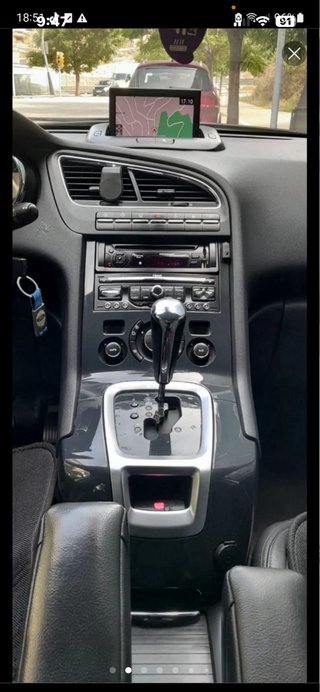 Peugeot 5008 2011