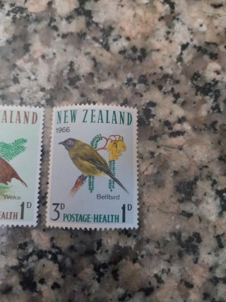 2 Francobolli Nuova Zelanda 1966 Uccelli