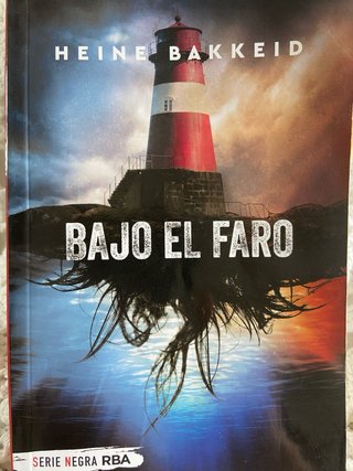 Bajo el faro