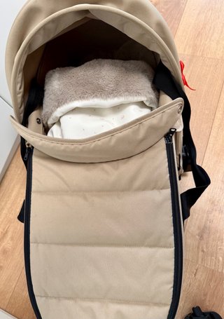 Capazo YOYO Babyzen + Saco y Fijaciones