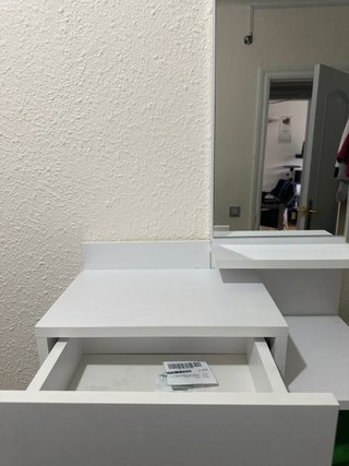Mueble tocador blanco con espejo y cajon
