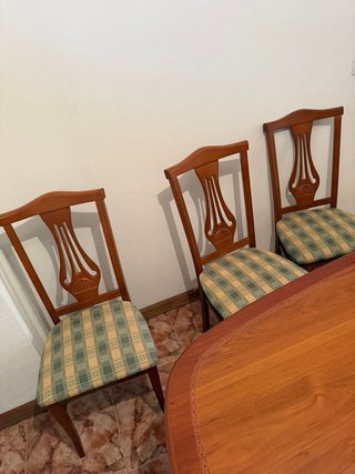Comedor completo: mueble, mesas y sillas
