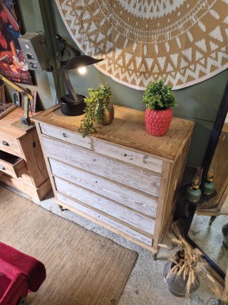 Cómoda Catalana Madera y Metal