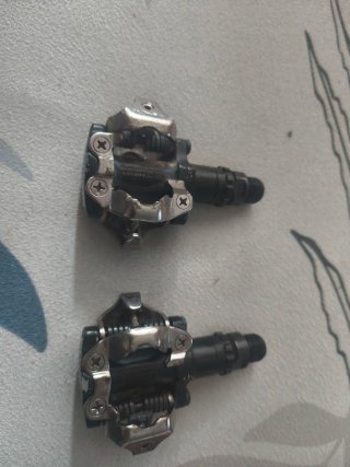 Pedales automáticos Shimano
