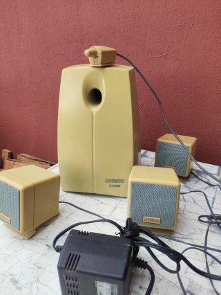 Altavoces Cambridge Soundworks Beige