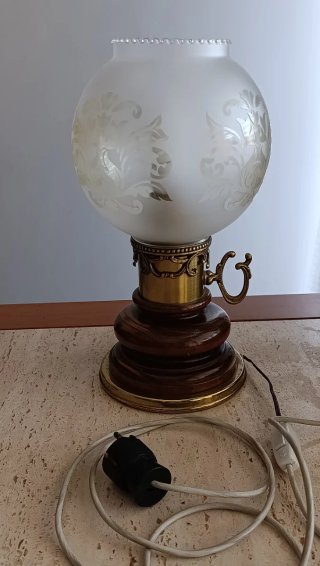 Lámpara de mesa antigua