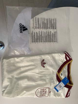 Camiseta Adidas Talla L, aunque talla como una M