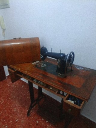 Máquina de coser Sigma antigua