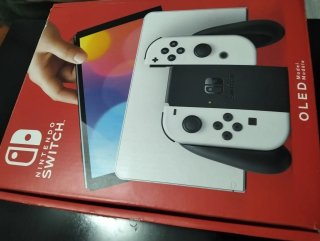 Nintendo Switch OLED Blanca y Negra