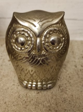 Colección cinco figuras de búhos son cinco