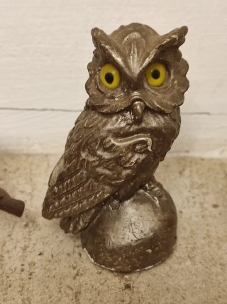 Colección cinco figuras de búhos son cinco