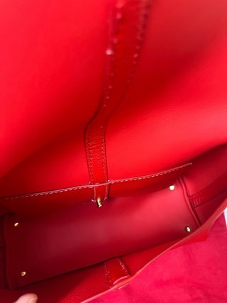 Bolso Carolina Herrera Rojo con Candado Dorado